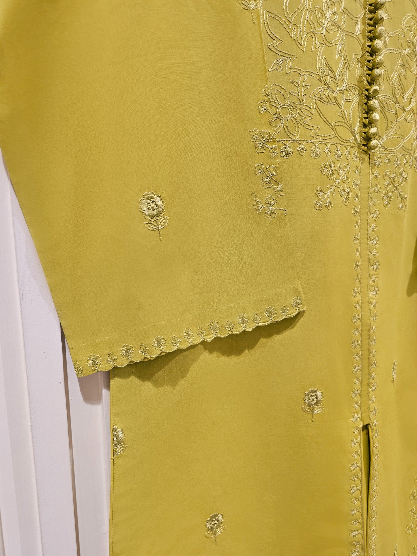 AGHANOOR 3 PIECE EMBROIDERED LAWN SUIT