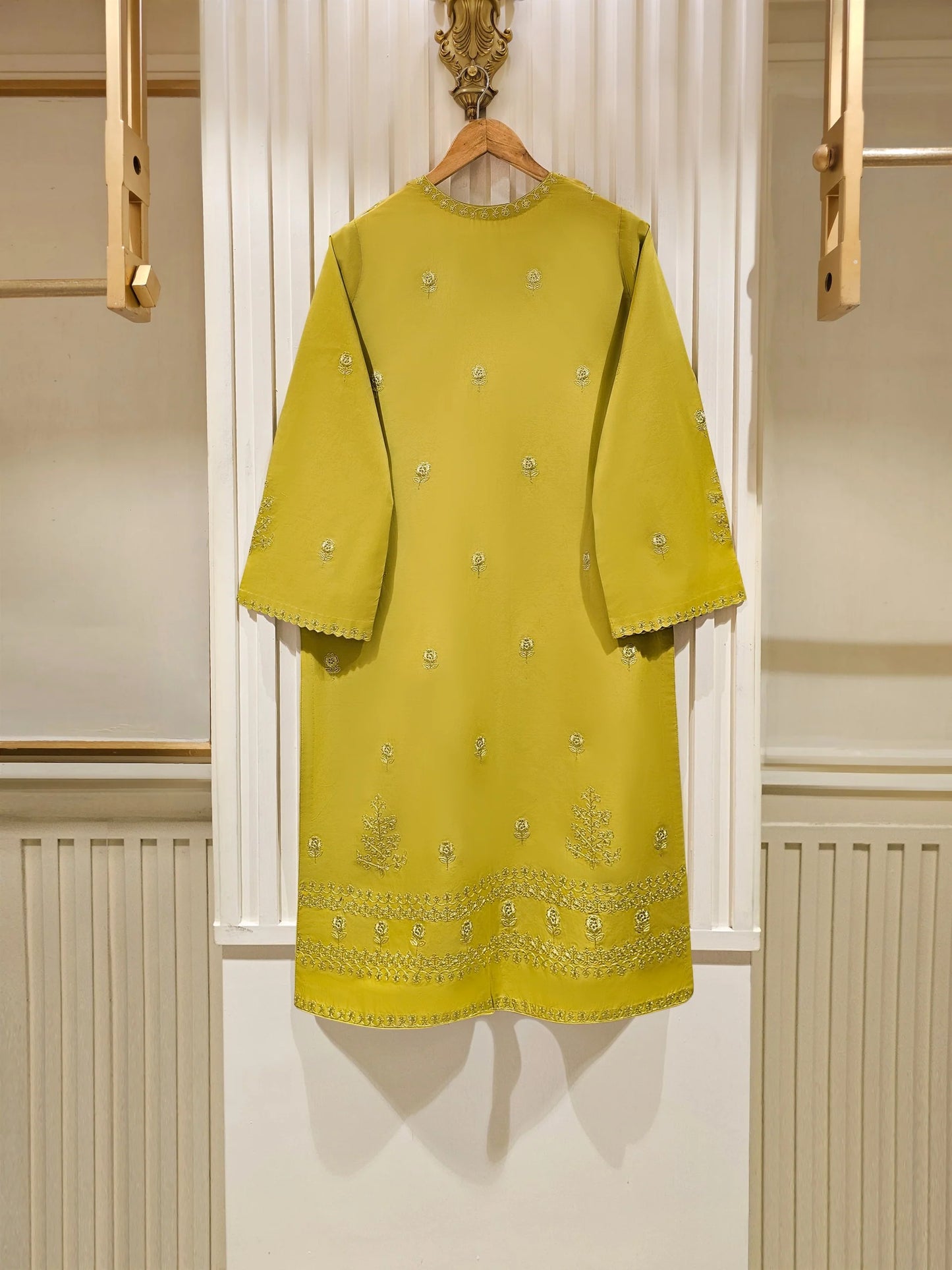 AGHANOOR 3 PIECE EMBROIDERED LAWN SUIT