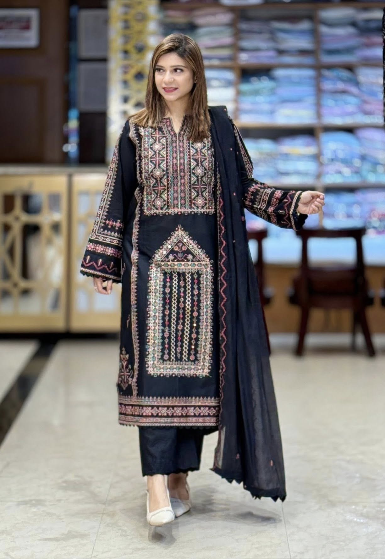 AGHANOOR PURE EMBROIDERED LAWN 3 PIECE SUIT