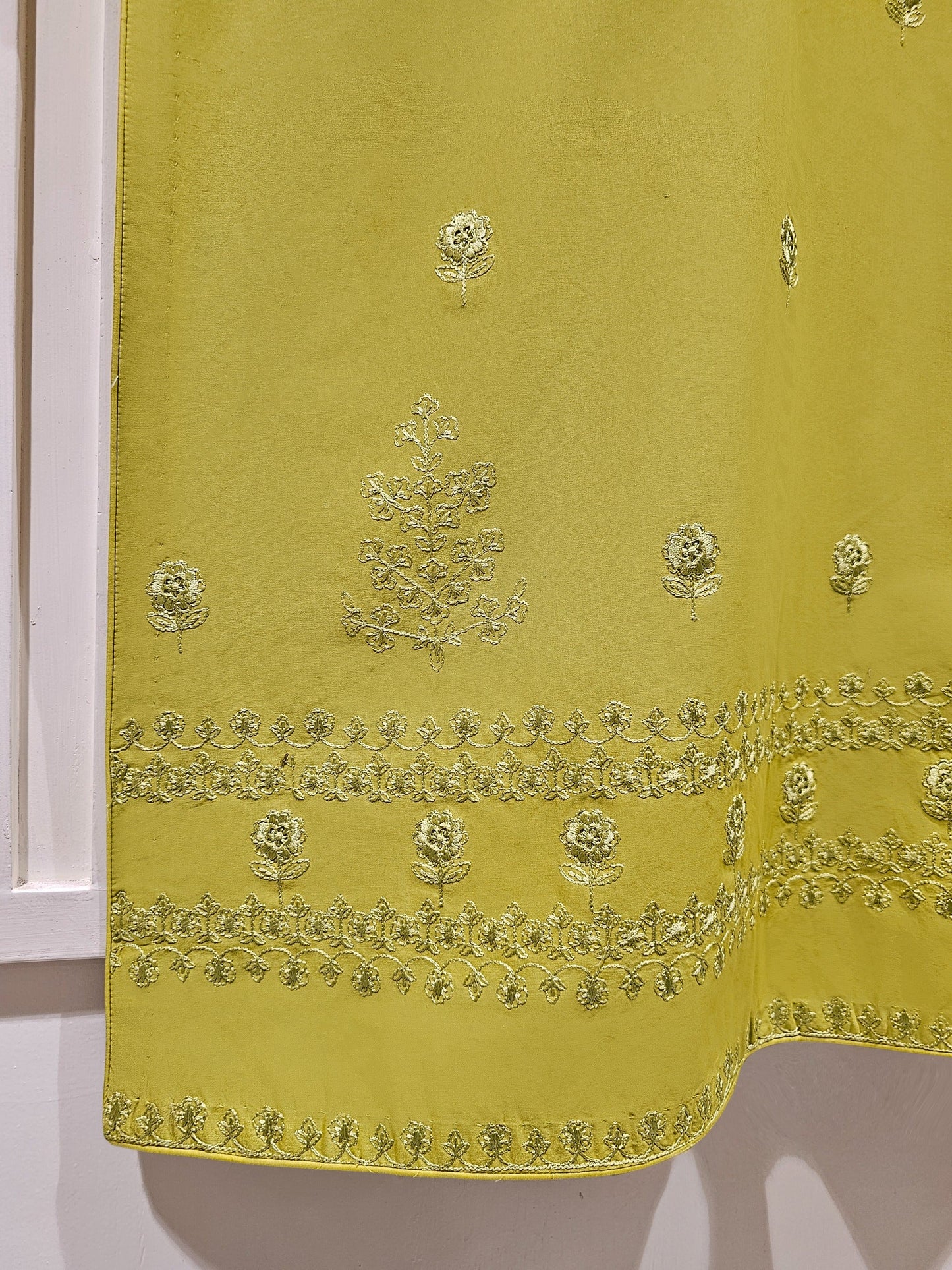 AGHANOOR 3 PIECE EMBROIDERED LAWN SUIT