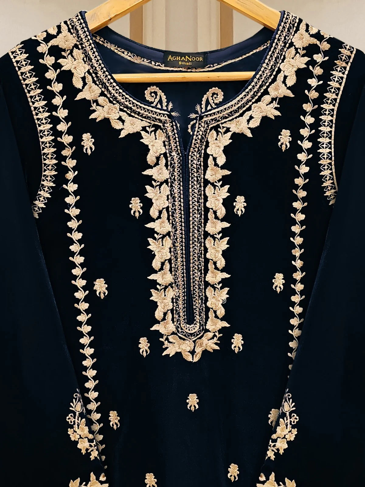 Aghanoor 2 Piece - Embroidered Velvet Shirt & Pant