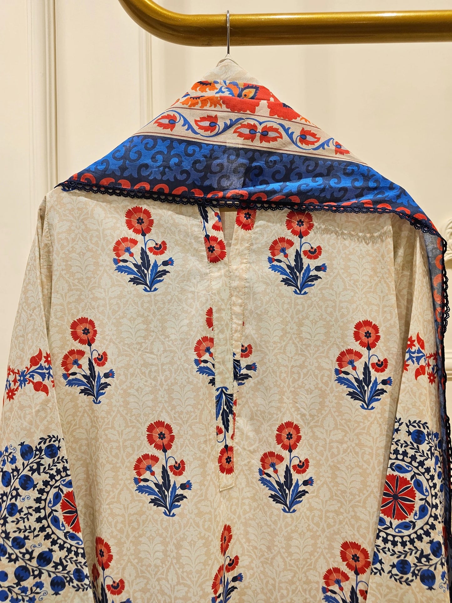 AGHANOOR LAWN 3 PIECE- SHIRT, PANT & DUPATTA