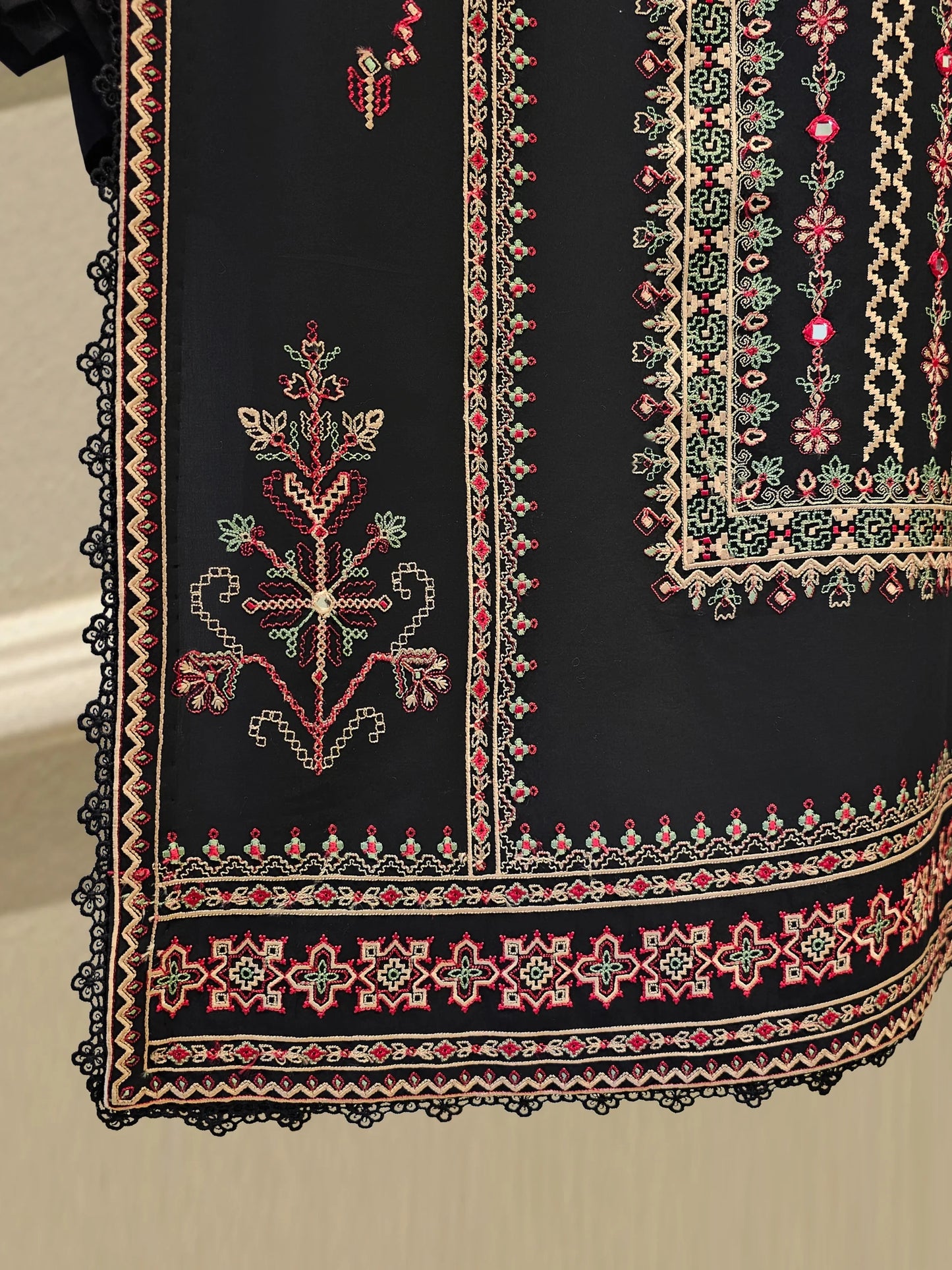 AGHANOOR PURE EMBROIDERED LAWN 3 PIECE SUIT