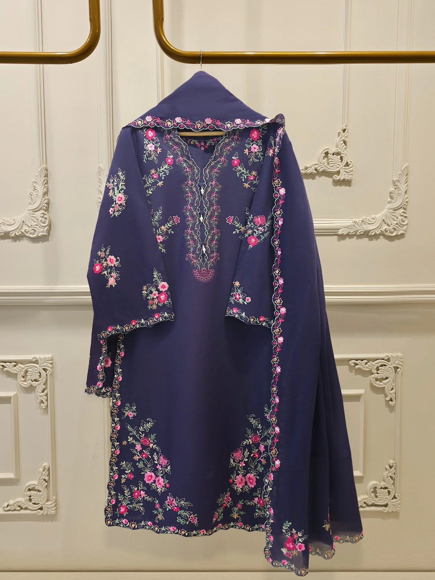 AGHANOOR PURE EMBROIDERED LAWN 3 PIECE SUIT
