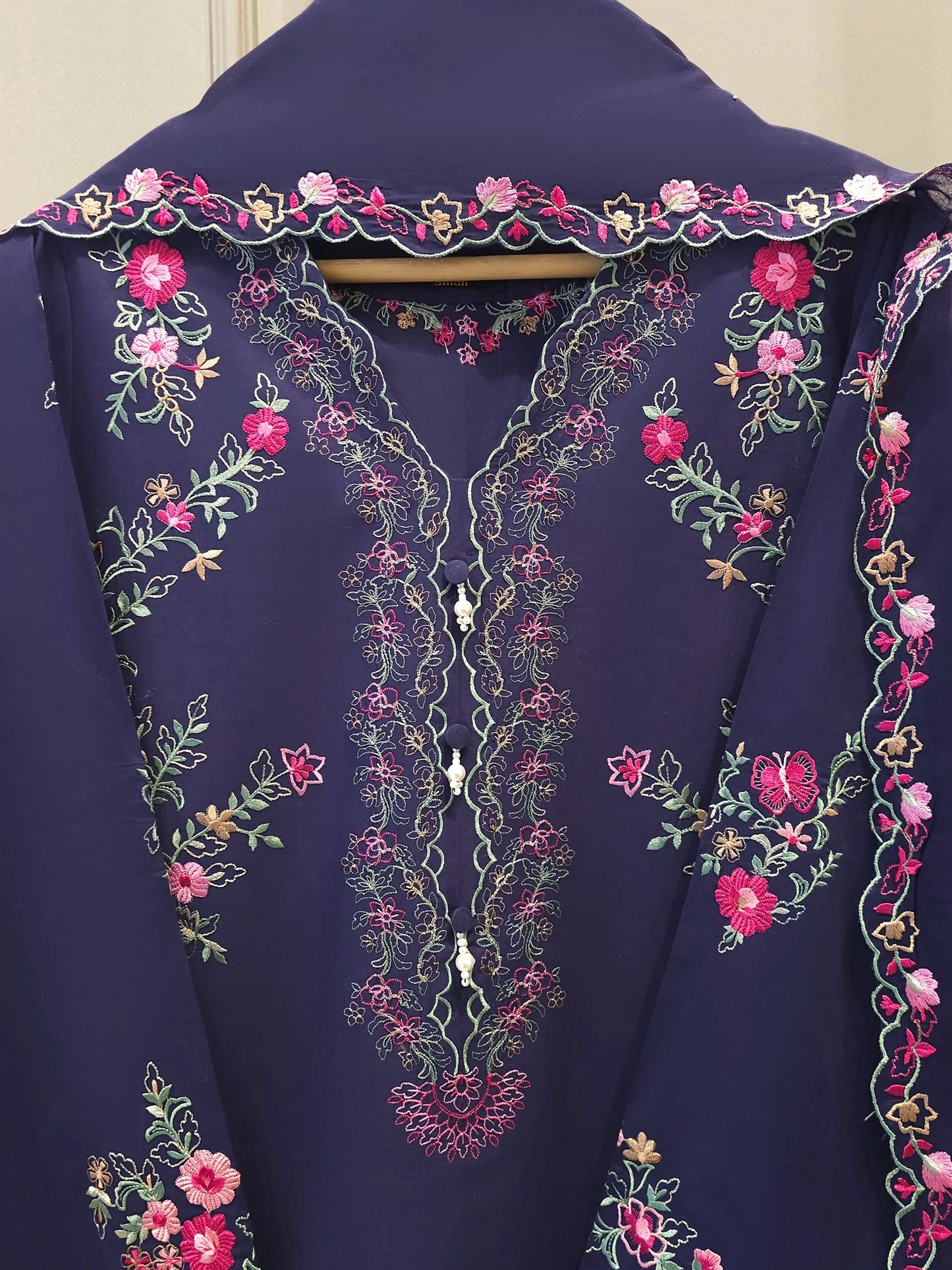 AGHANOOR PURE EMBROIDERED LAWN 3 PIECE SUIT