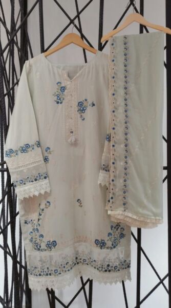SadaBahar Luxury Emb Lawn Cutwork 3 Piece with Chiffon Dupatta