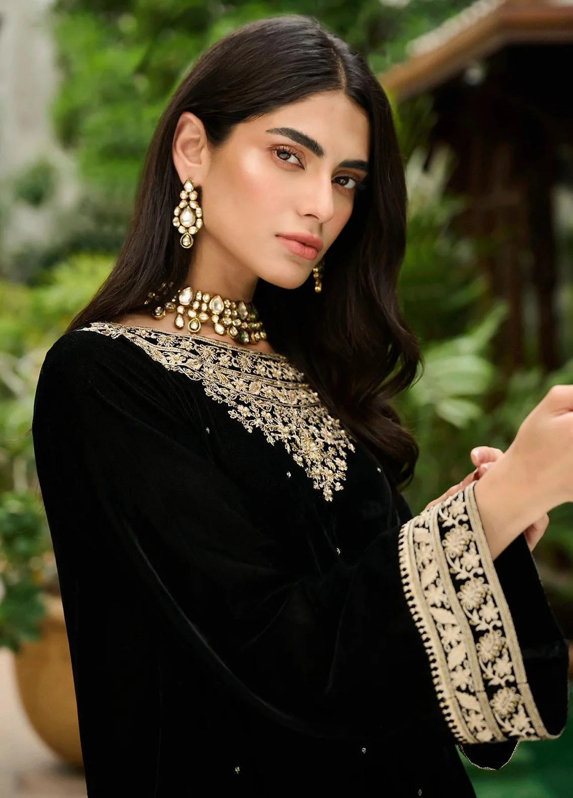 Dhanak Pret Embroidered Velvet Kurti
