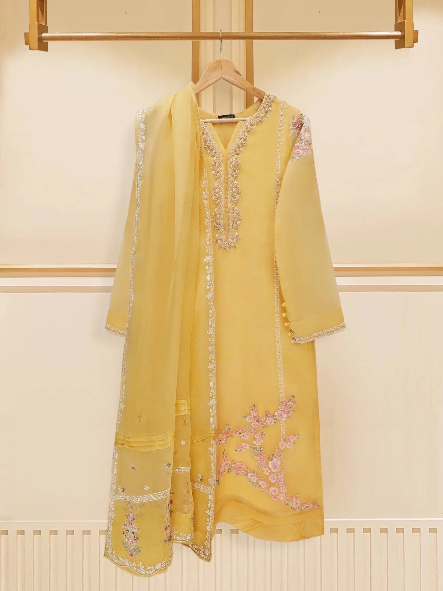 AGHANOOR 3 PIECE PURE ORGANZA EMBROIDERED SUIT