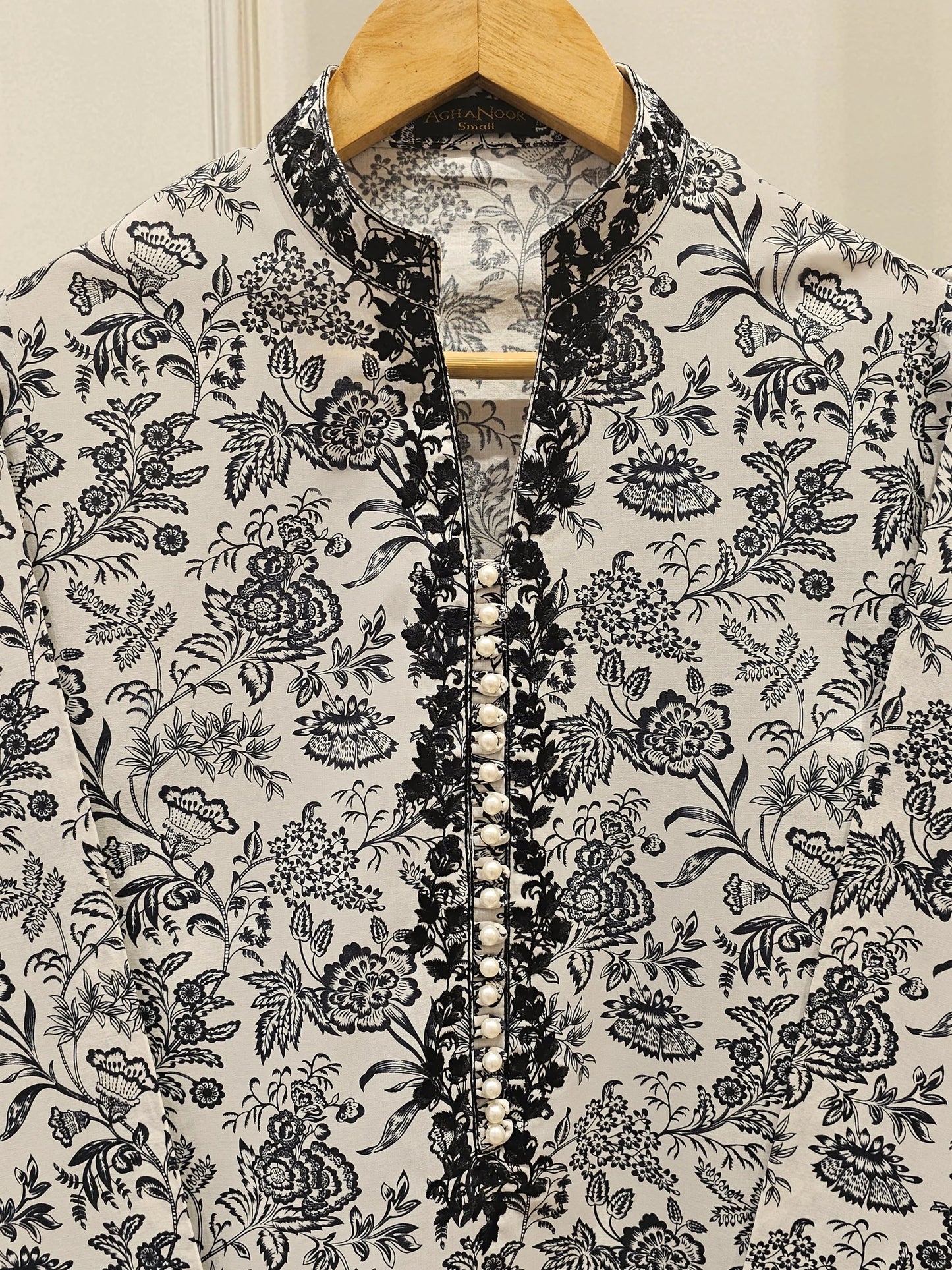 AGHANOOR EMBROIDERED LAWN SHIRT & PANT