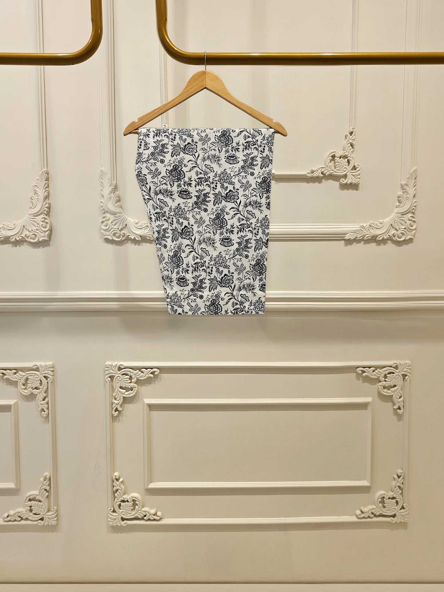 AGHANOOR EMBROIDERED LAWN SHIRT & PANT