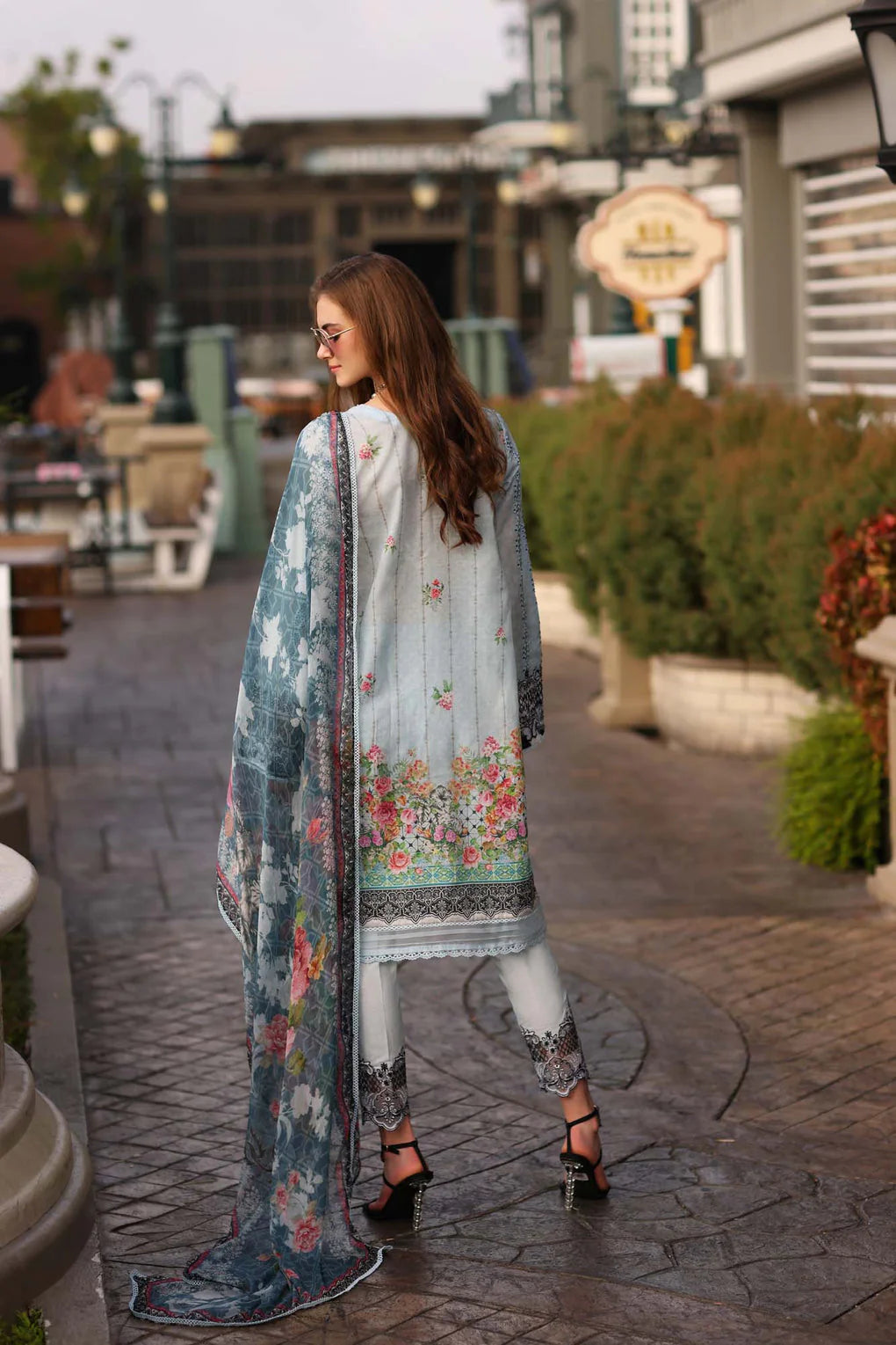 Noor by Saadia Asad Luxe Embroidered 3 Piece Suit