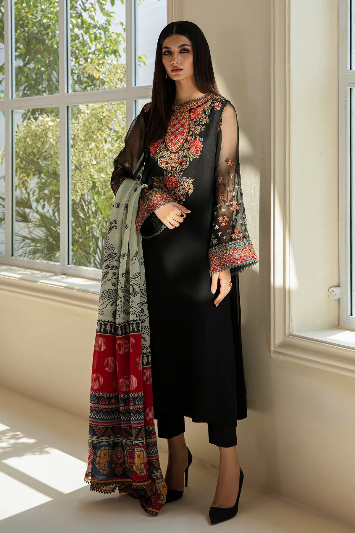 Baroque Embroidered Luxury Chiffon 3 Piece-Black