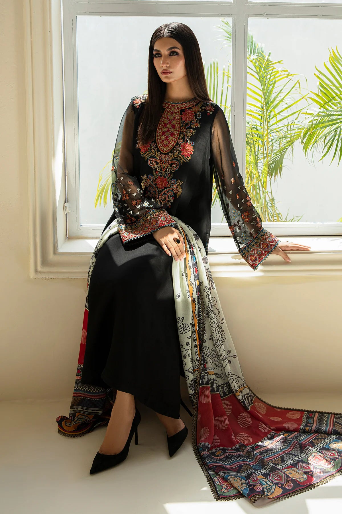 Baroque Embroidered Luxury Chiffon 3 Piece-Black