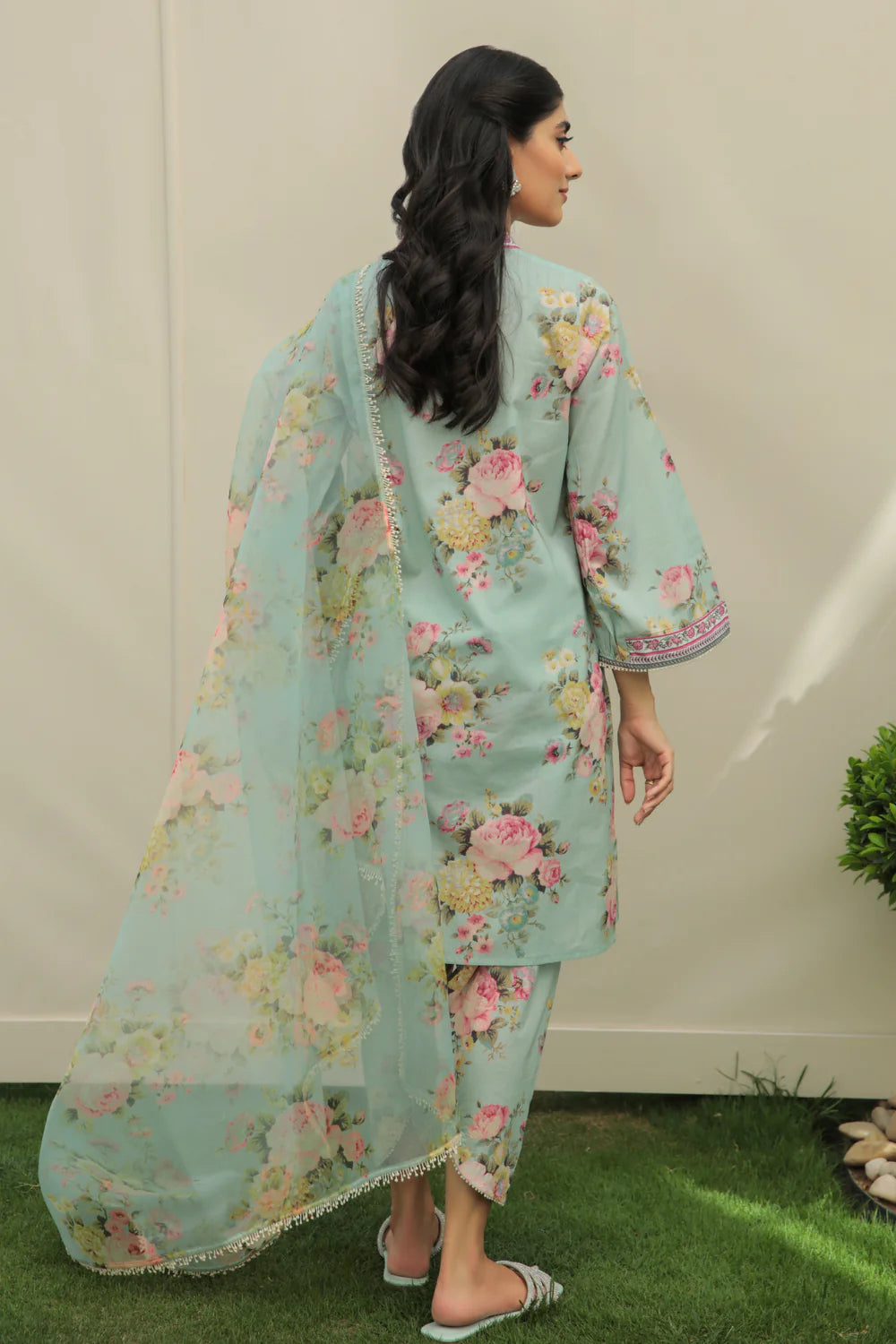 Baroque Pret  Embroidered Lawn 3 Piece Suit