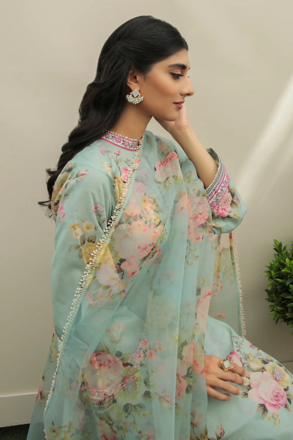 Baroque Pret  Embroidered Lawn 3 Piece Suit