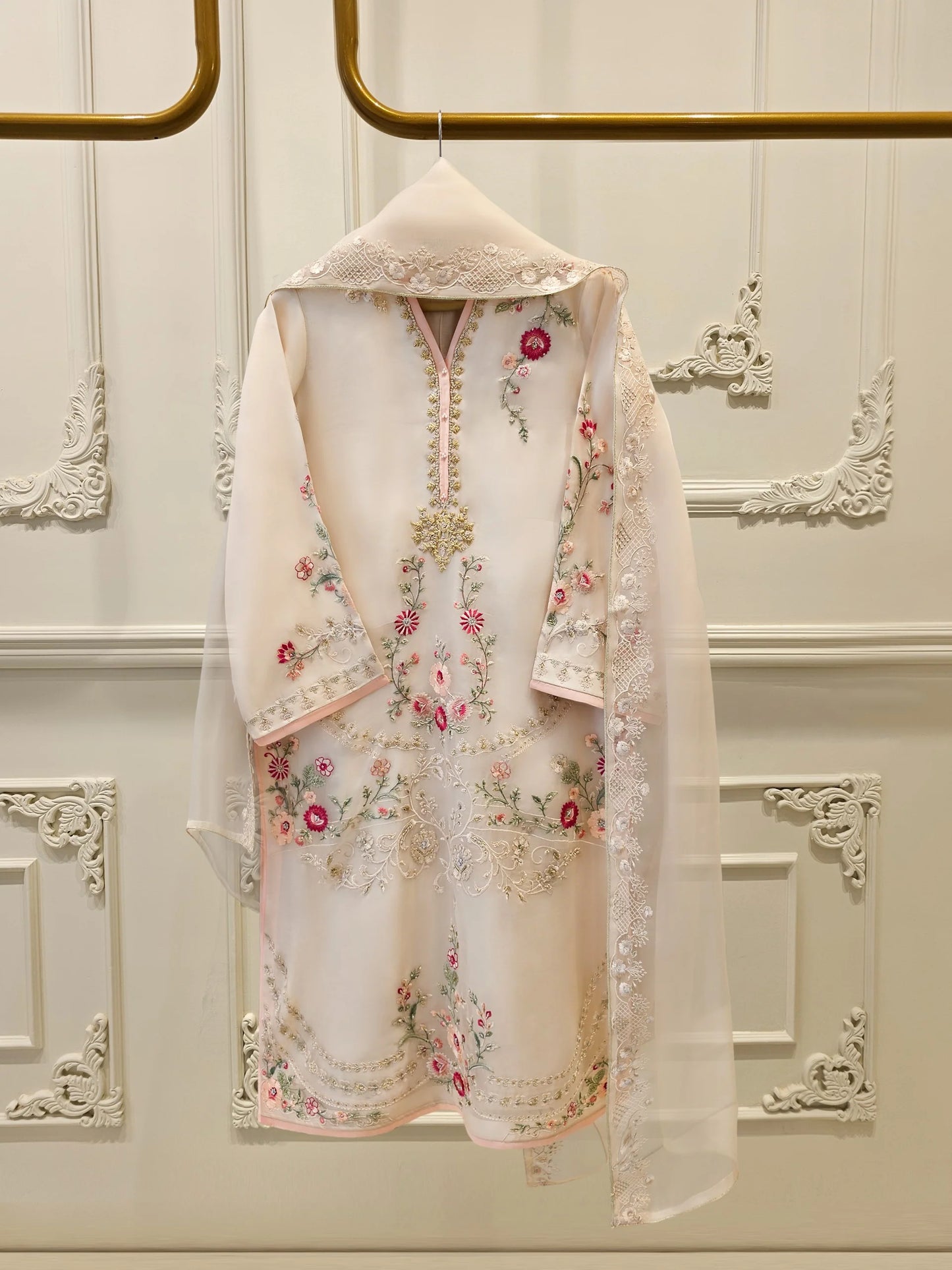 Aghanoor Embroidered Organza 3 Piece Suit