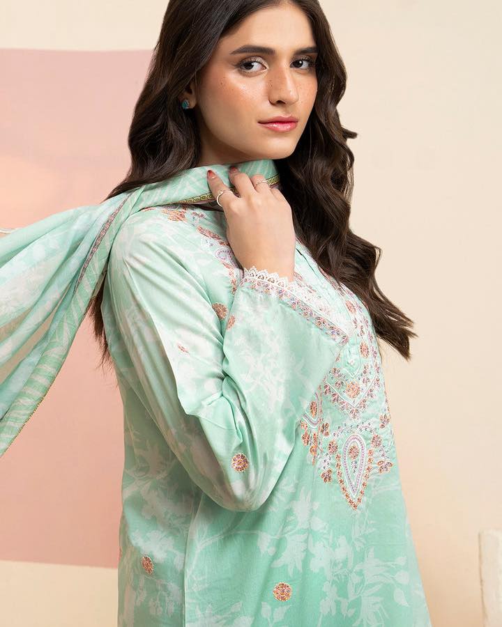 Zellburry Premium Lawn 3 Piece Suit
