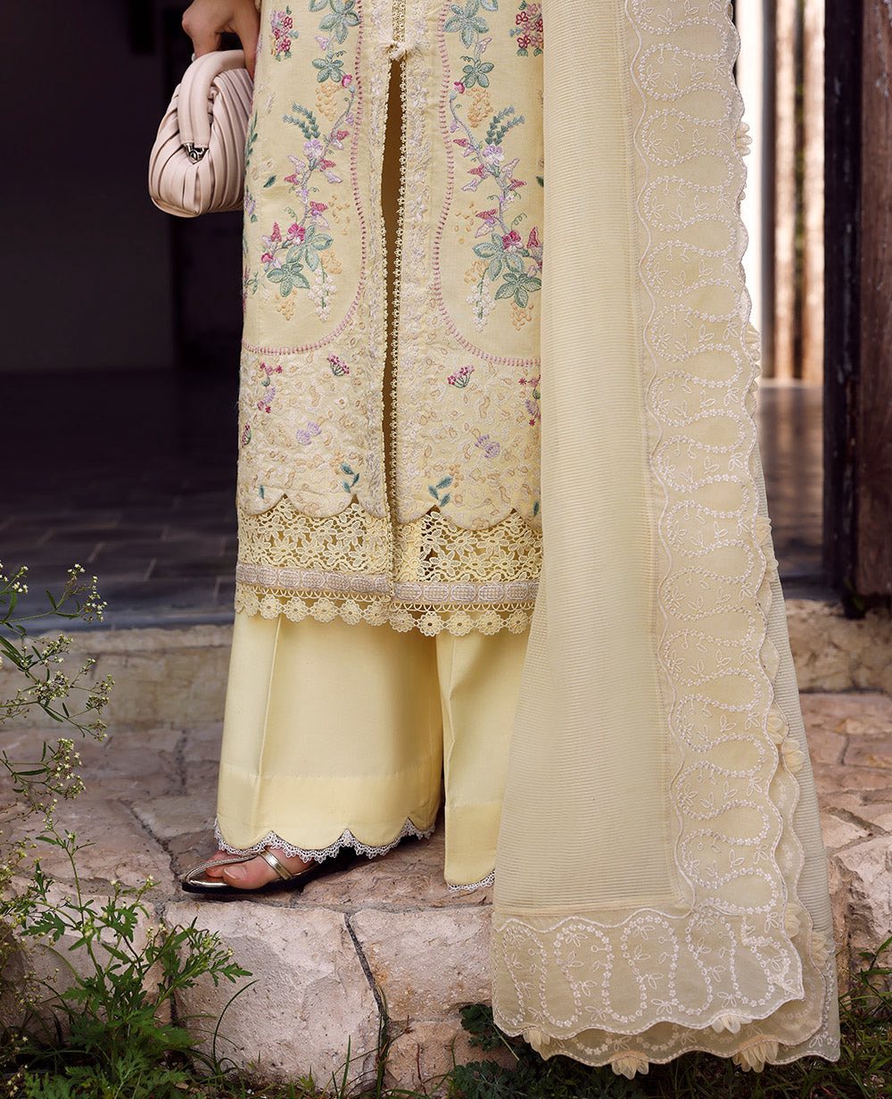 Republic Womenswear Pret Embroidered Lawn 3 Piece Suit- Mehroze