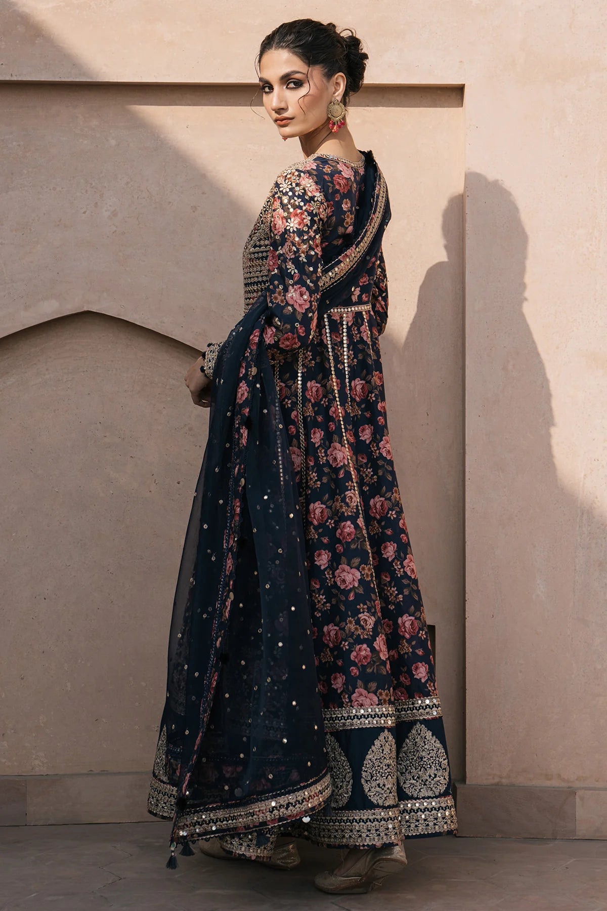 Jazmin Pret Embroidered Luxury Lawn 3 Piece Suit