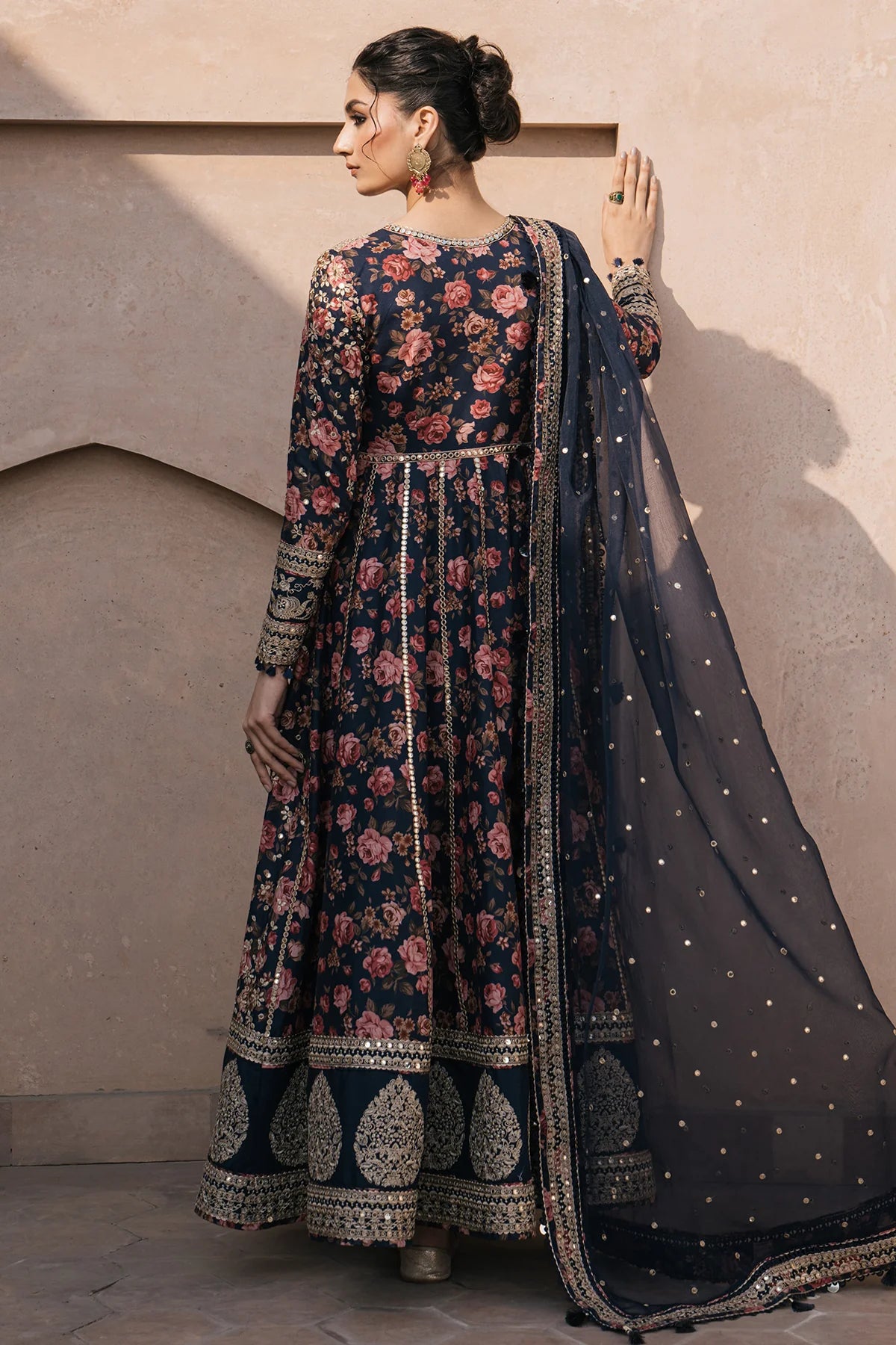 Jazmin Pret Embroidered Luxury Lawn 3 Piece Suit
