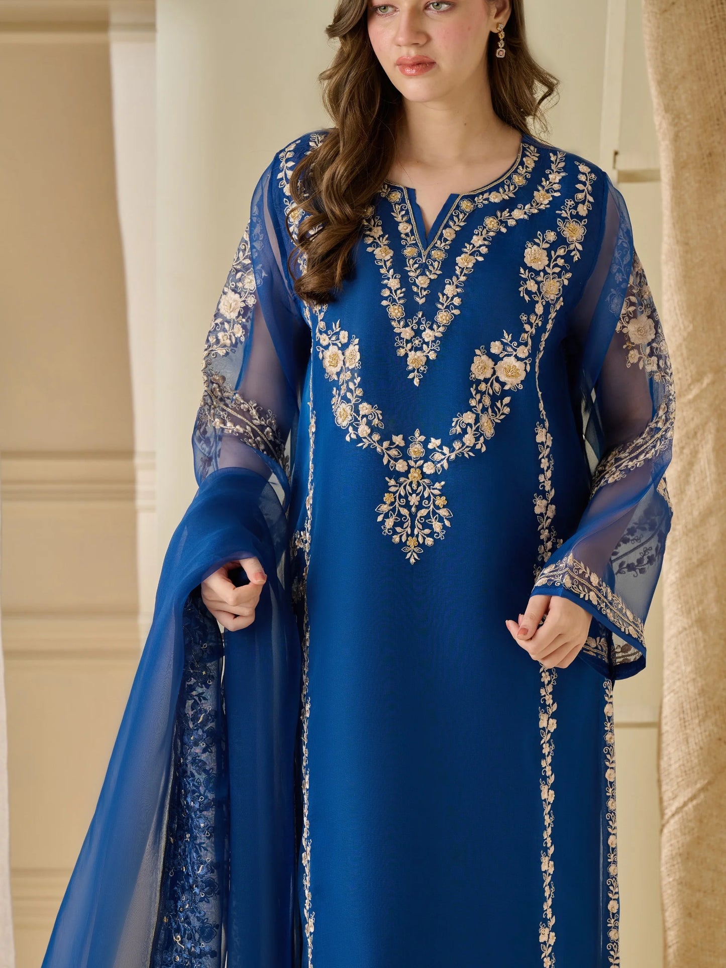 AGHANOOR 3 PIECE PURE ORGANZA EMBROIDERED SUIT