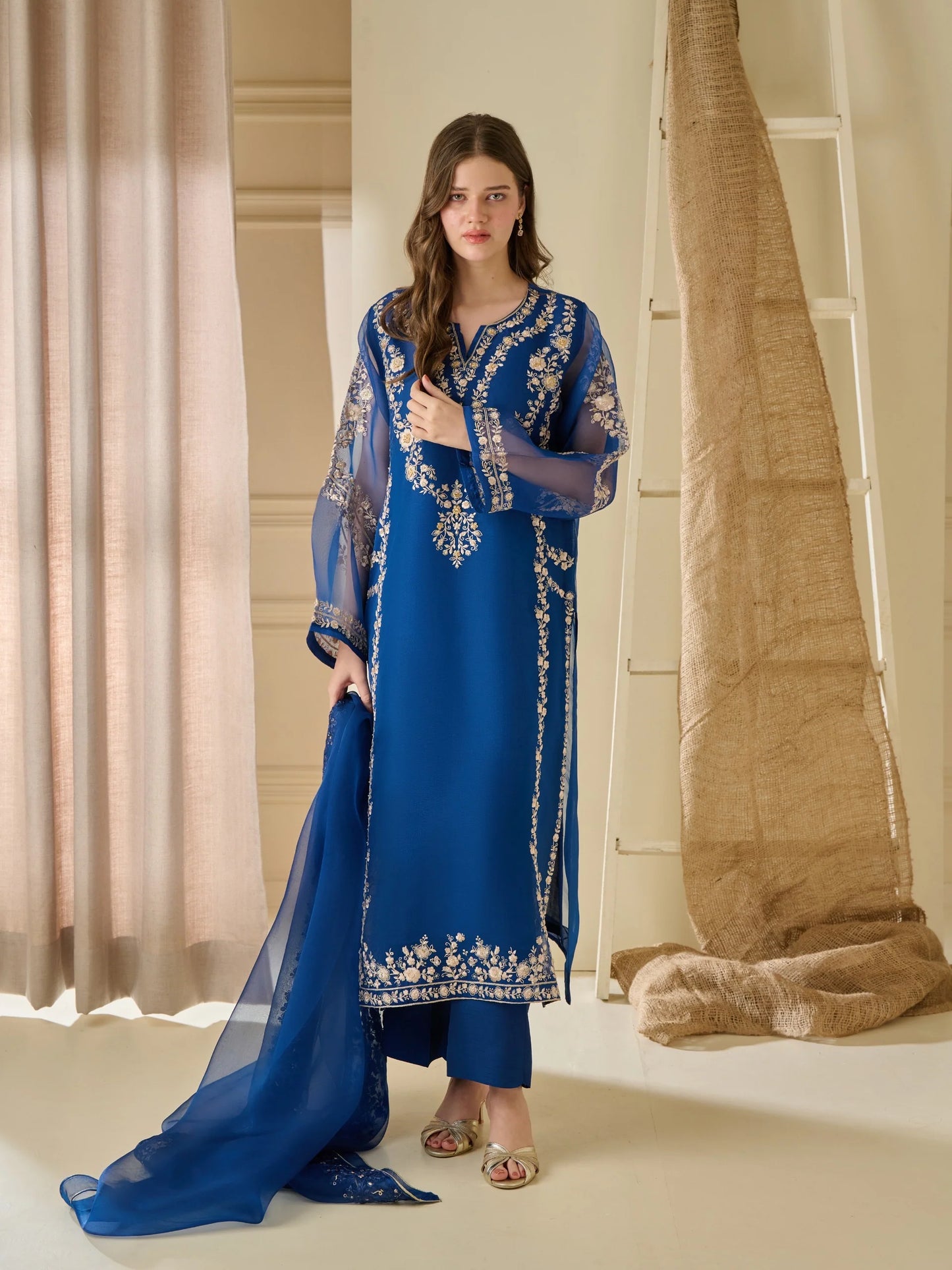 AGHANOOR 3 PIECE PURE ORGANZA EMBROIDERED SUIT