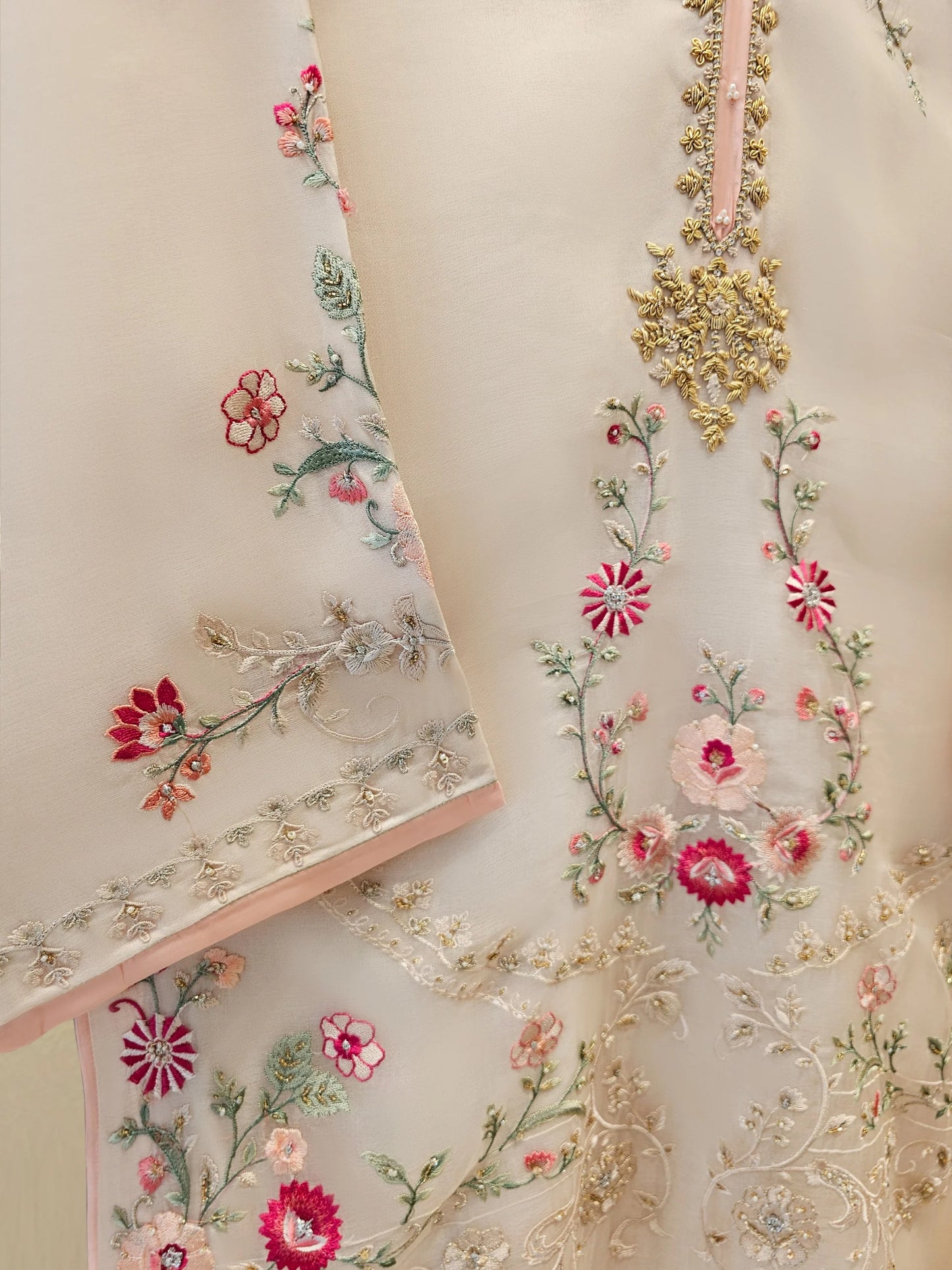 Aghanoor Embroidered Organza 3 Piece Suit