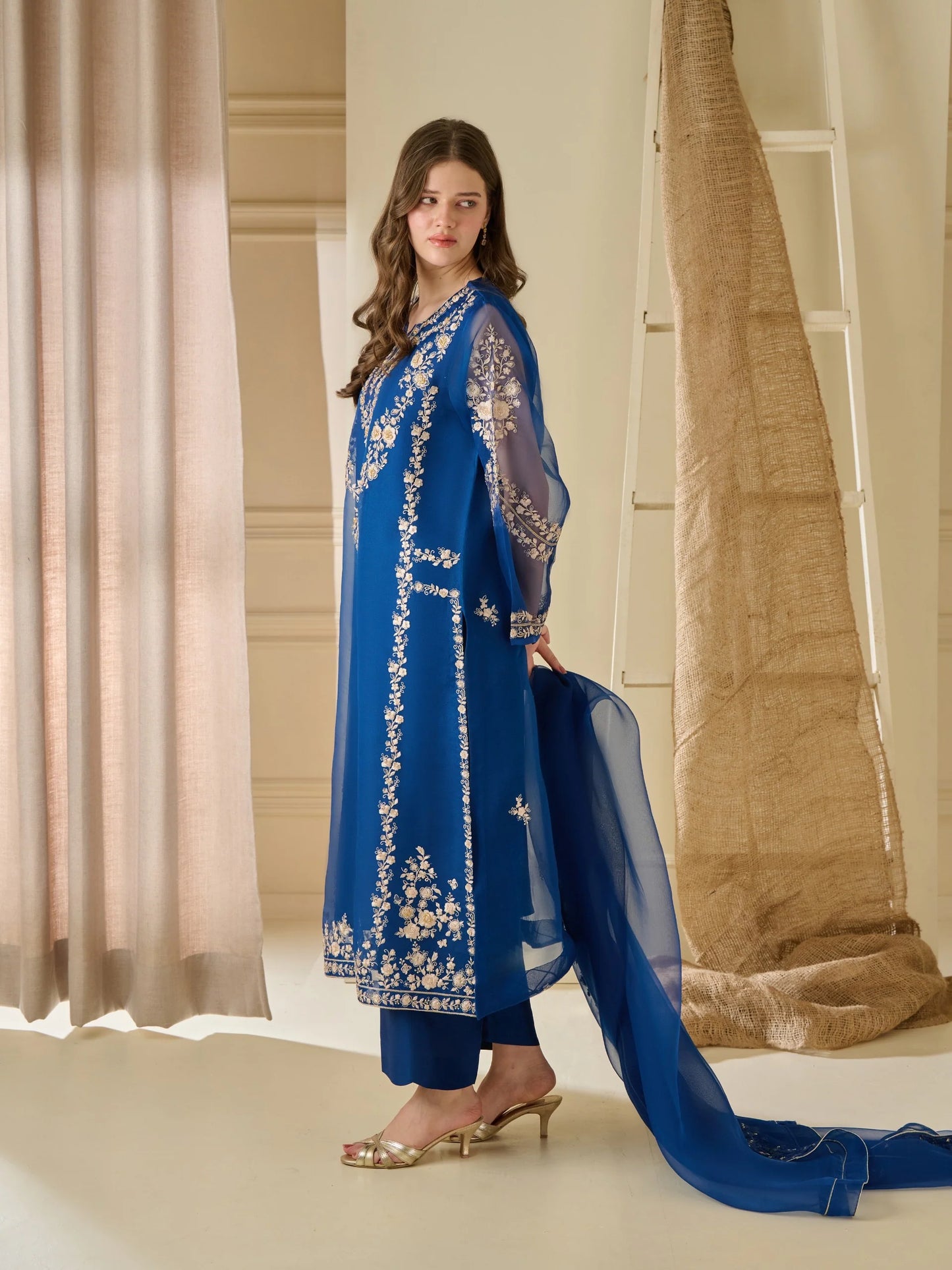 AGHANOOR 3 PIECE PURE ORGANZA EMBROIDERED SUIT