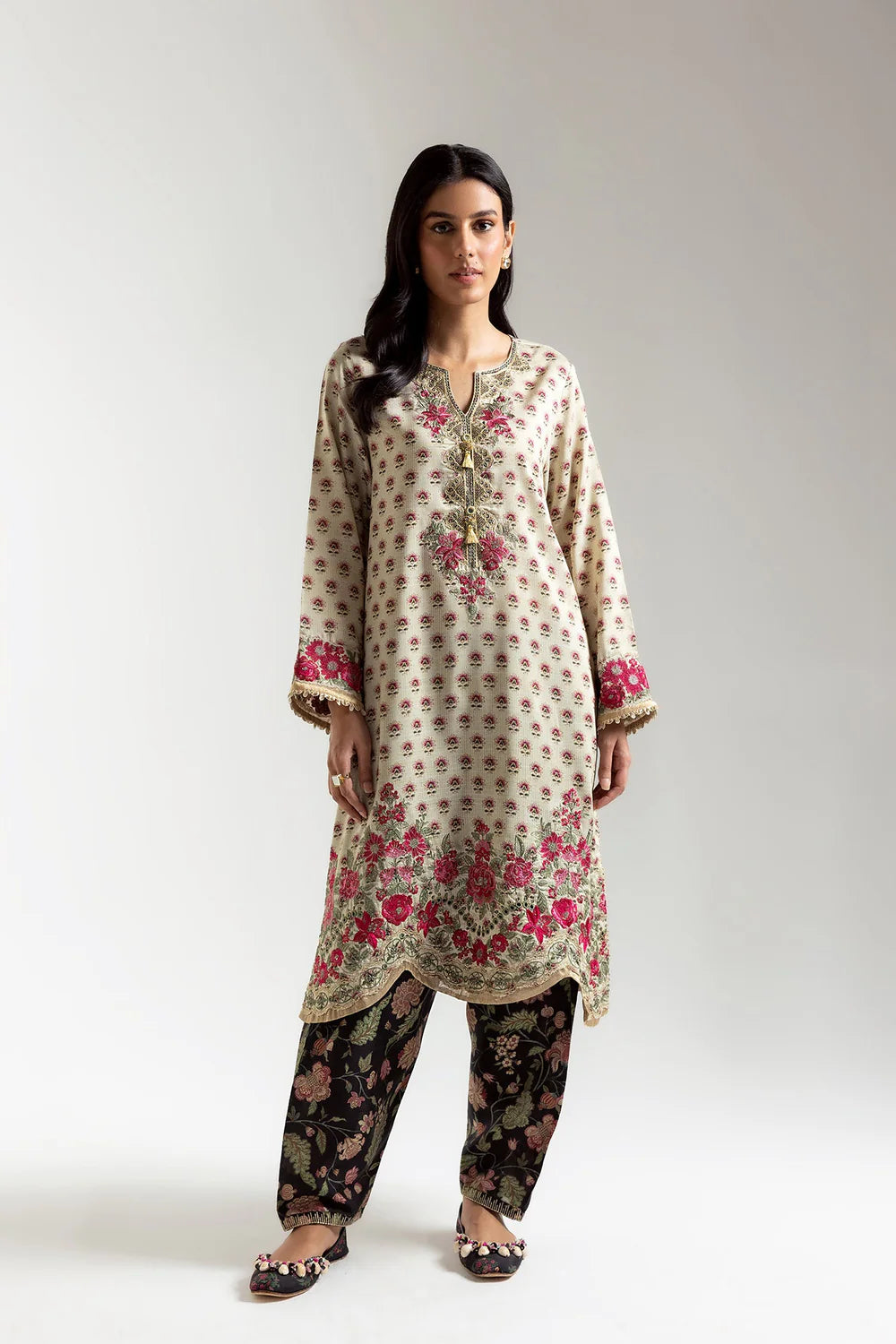 ETHNC EMBROIDERED SUIT