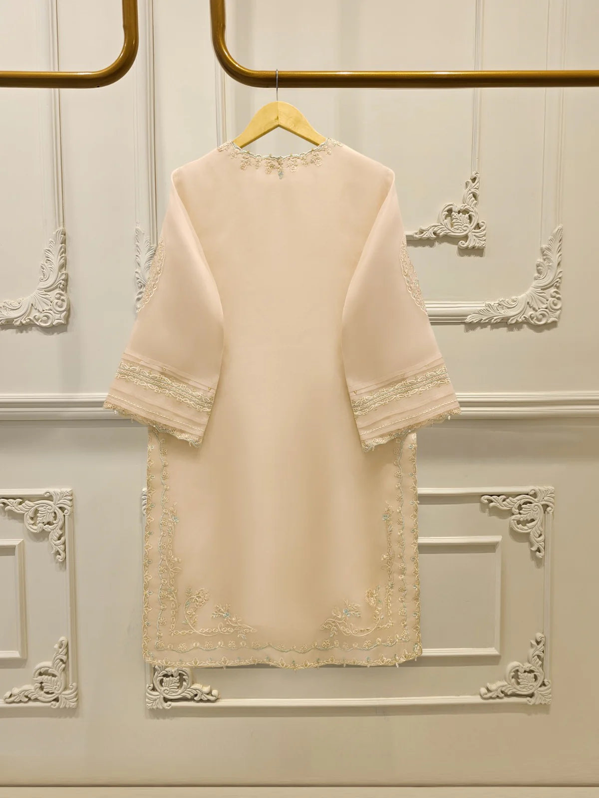 Aghanoor Pure Embroidered Organza 3 Piece Suit