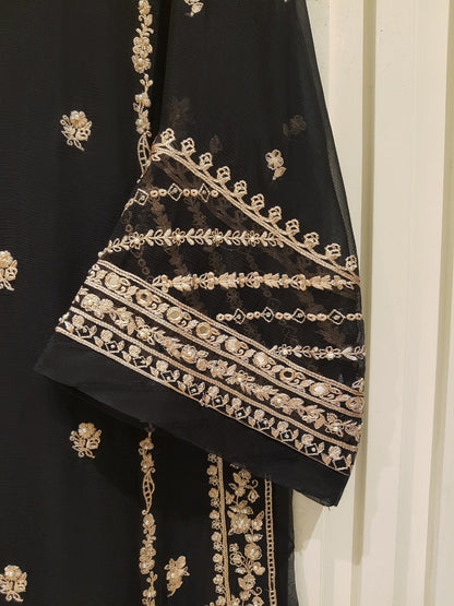 Aghanoor Embroidered Chiffon 2 Piece Suit