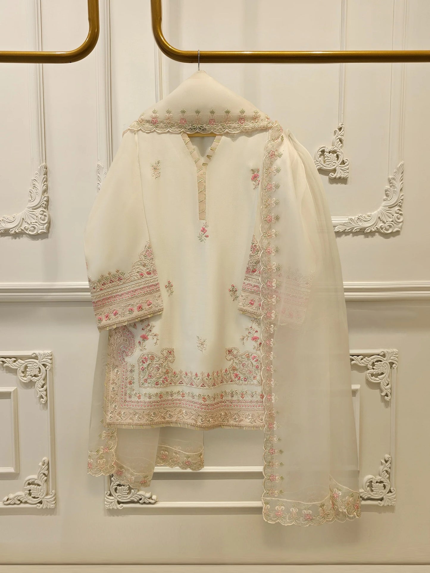 Aghanoor Embroidered Seesha Silk 3 Piece