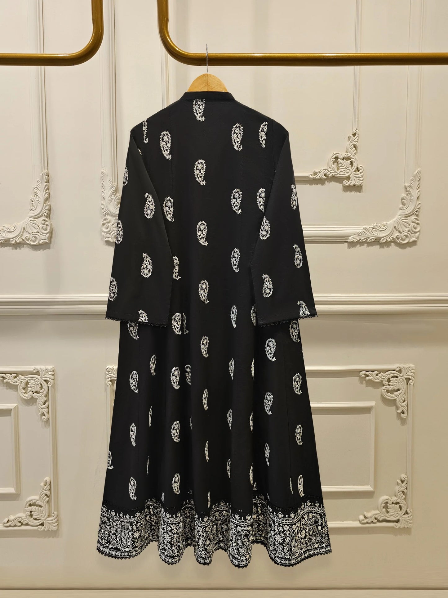 AGHANOOR EMBROIDERED LAWN SHIRT & PANTS