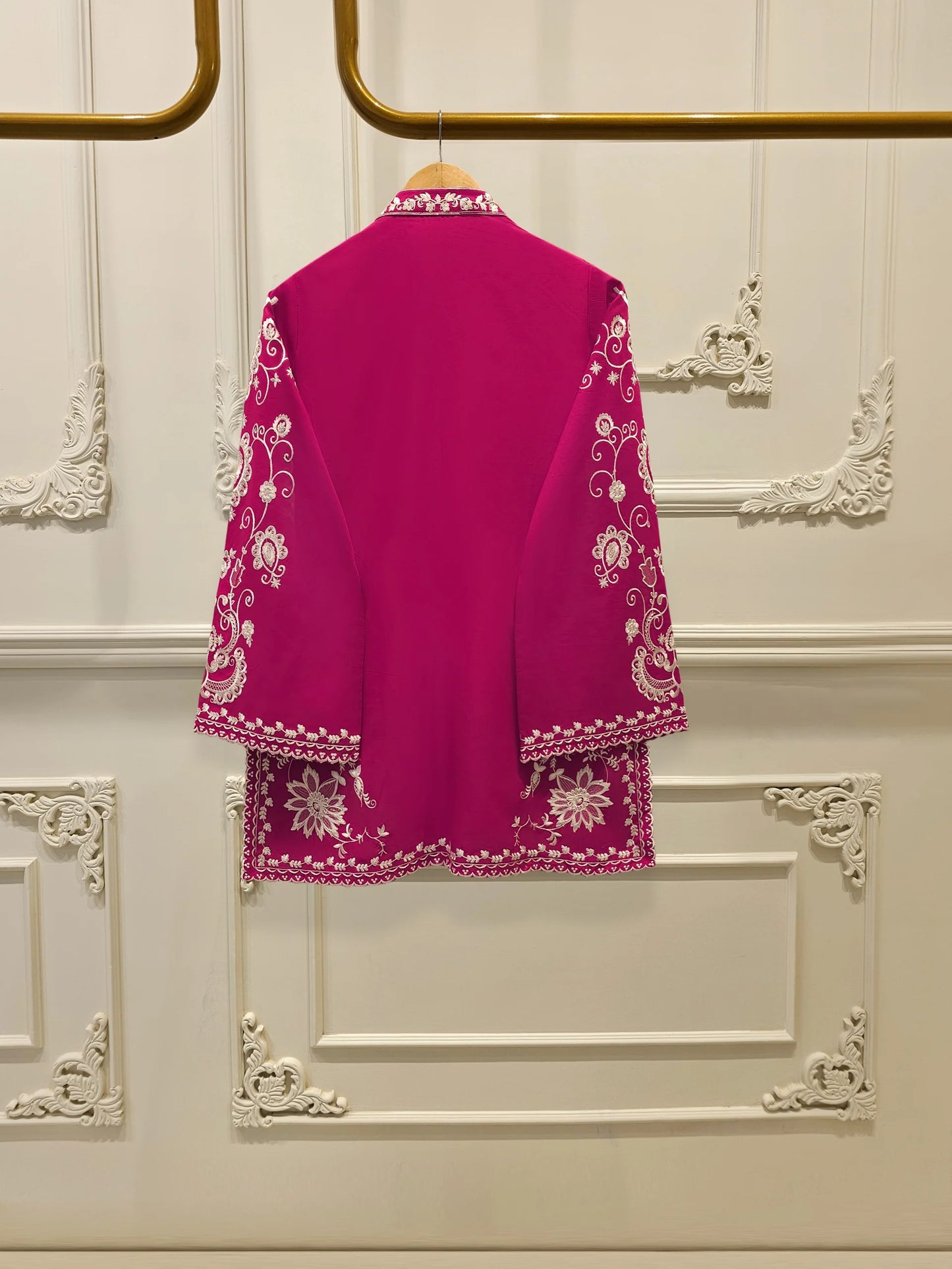 AGHANOOR PURE EMBROIDERED LAWN 3 PIECE SUIT