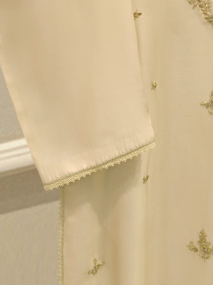 Aghanoor Embroidered Off-white Gold 3 Piece Suit