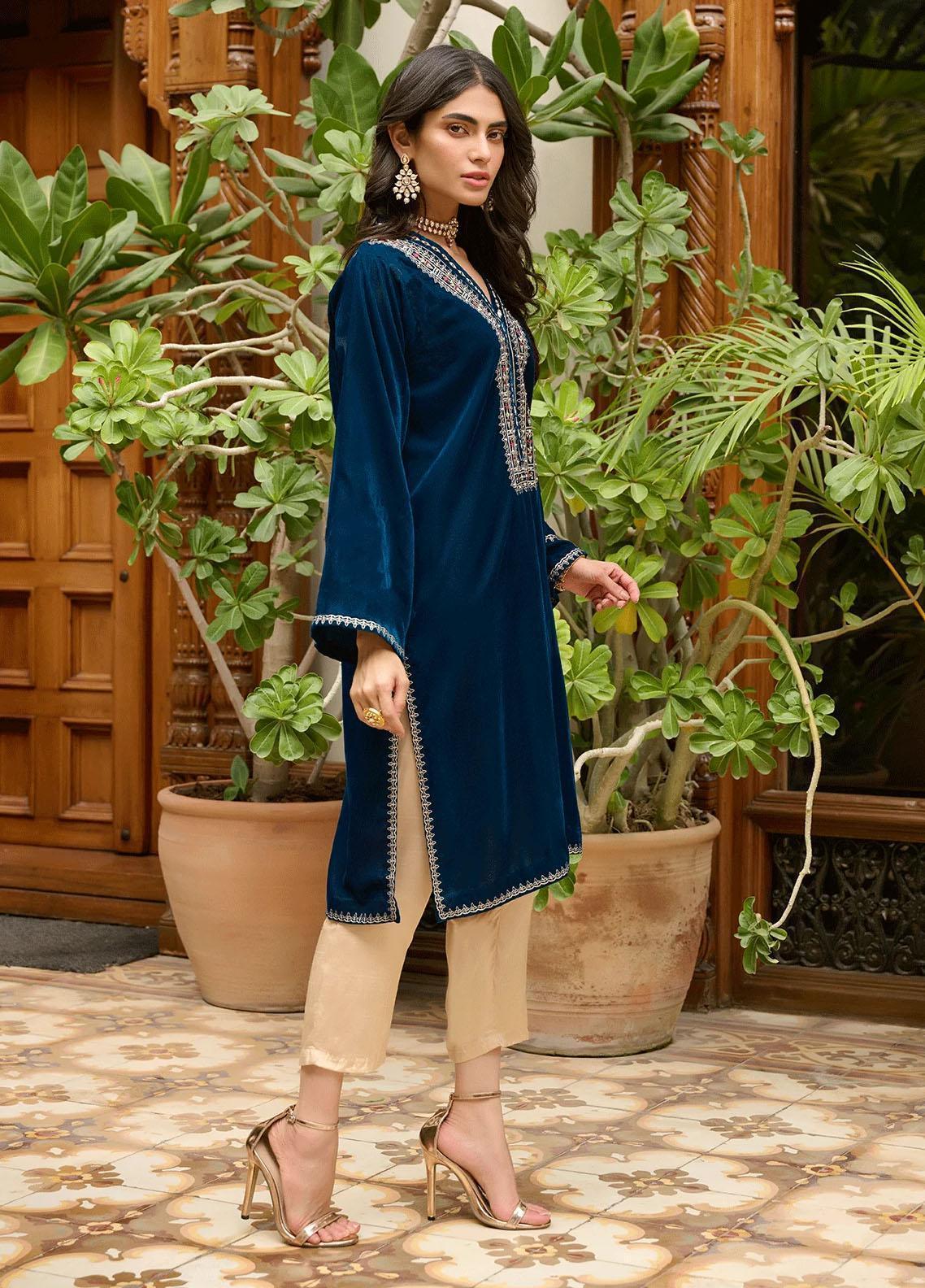 Dhanak Pret Embroidered Velvet Kurti