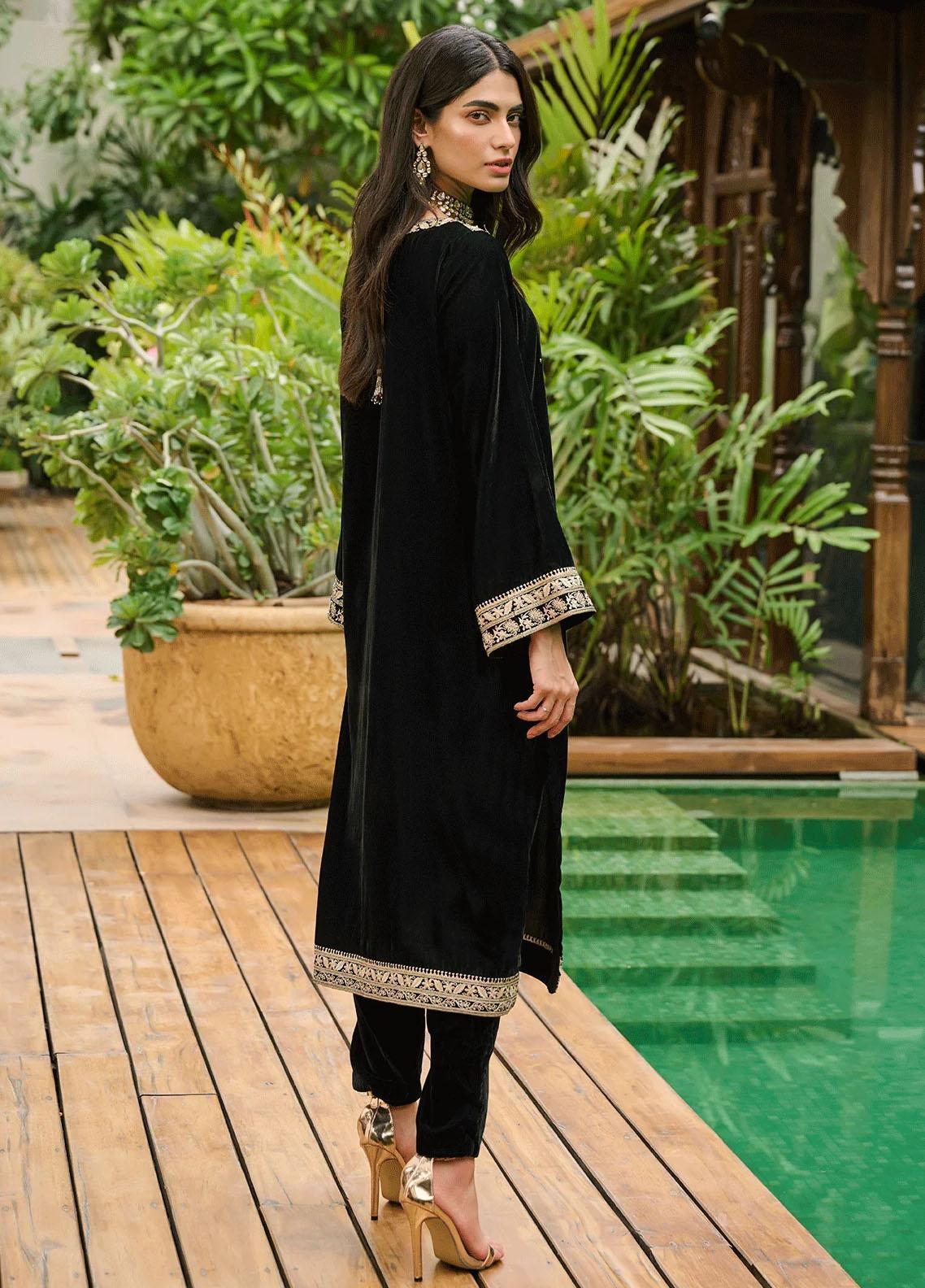 Dhanak Pret Embroidered Velvet Kurti