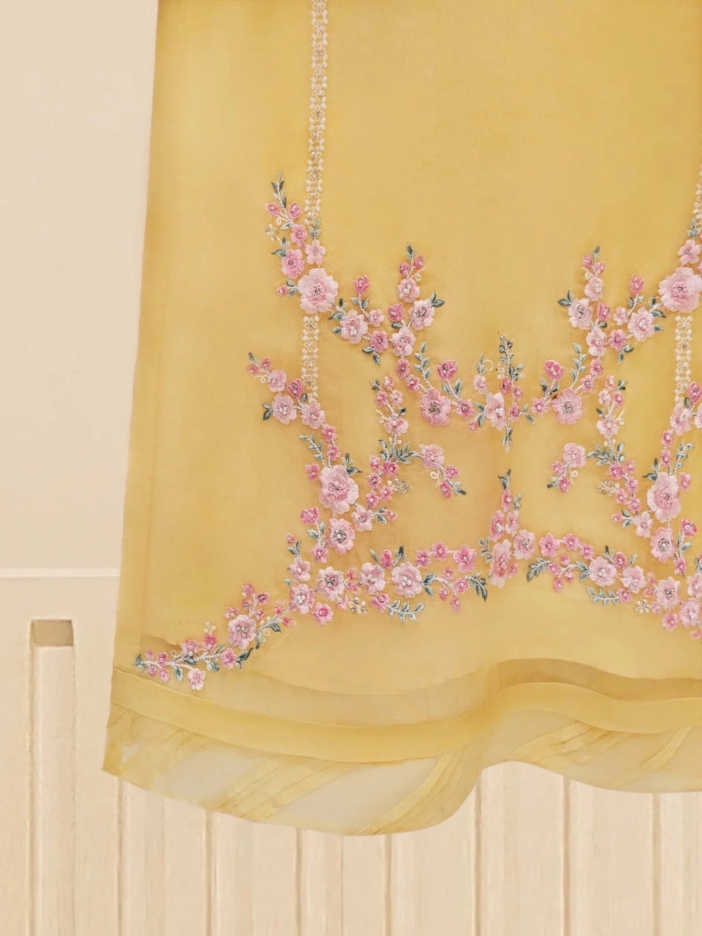 AGHANOOR 3 PIECE PURE ORGANZA EMBROIDERED SUIT