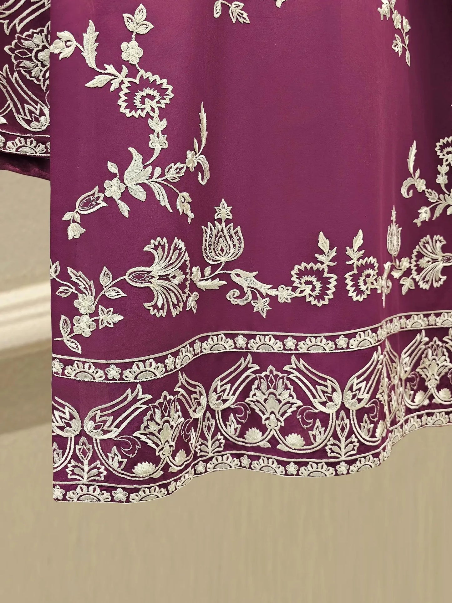 AGHANOOR PURE EMBROIDERED LAWN 3 PIECE SUIT
