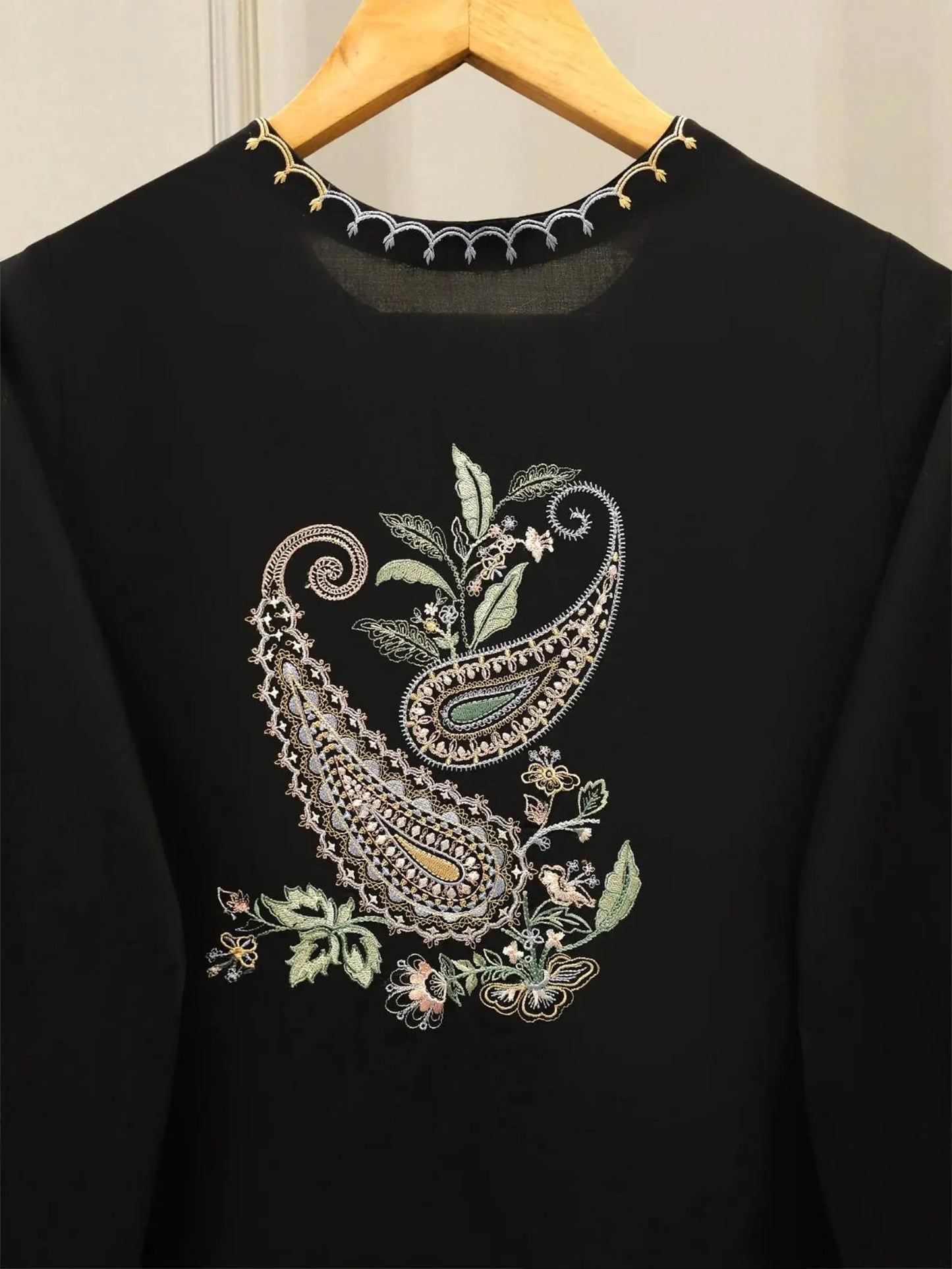 AGHANOOR EMBROIDERED BLACK LAWN SHIRT & PANT