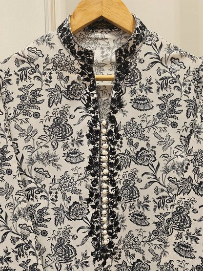 AGHANOOR EMBROIDERED LAWN SHIRT & PANT